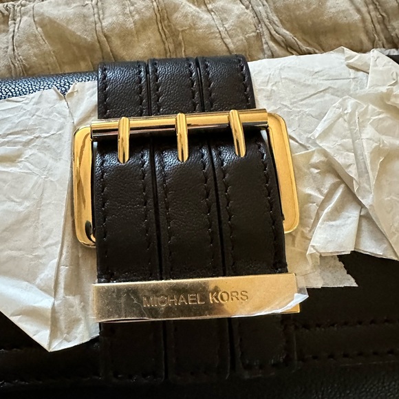 NWT Michael Kors Clutch and Dust Bag - Picture 3 of 6